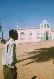 Ali og moskeen han er stolt av